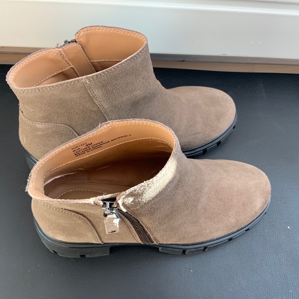 Me Too/Mya light brown suede/leather lug sole boots